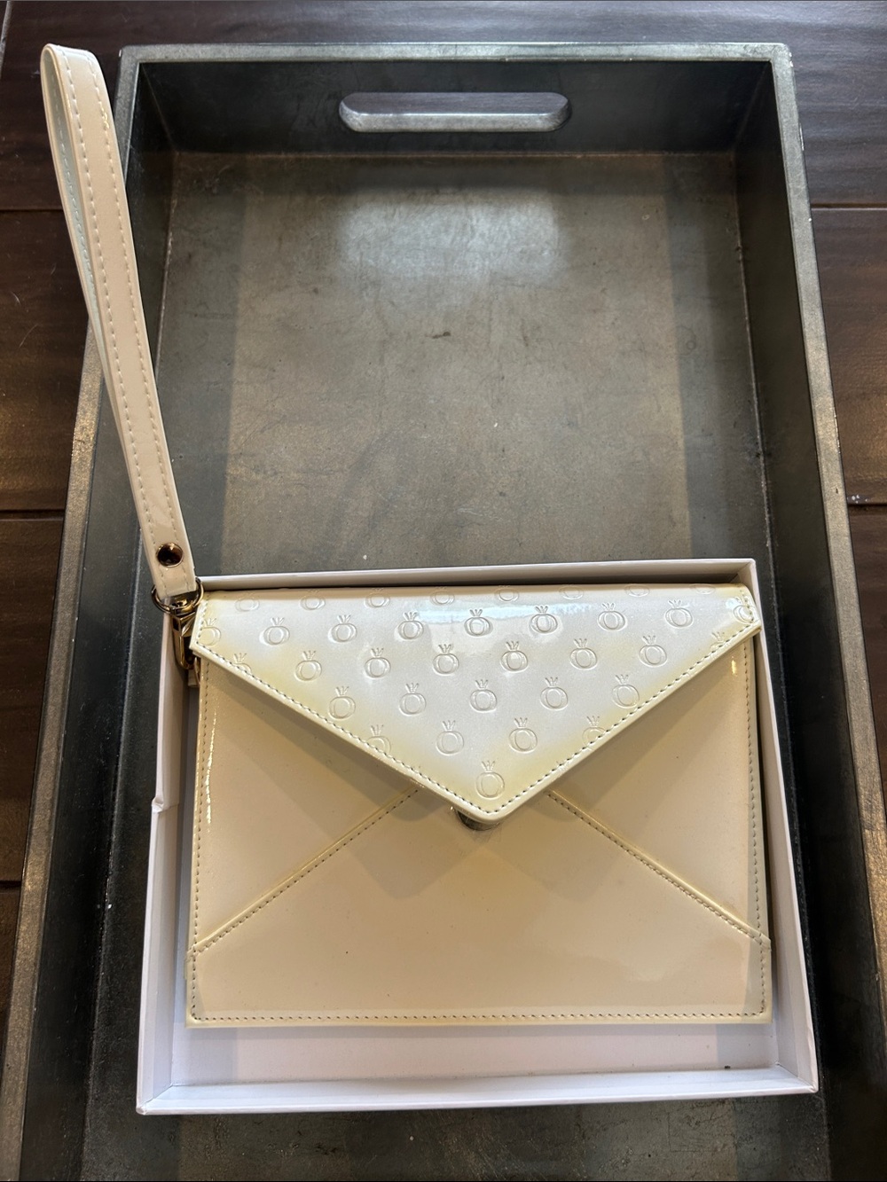 Pandora 'Filled with Love' NIB Ivory Envelope Clutch NIB - Picture 3 of 6